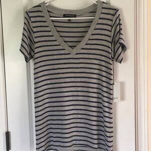 🎉 Venessa Short Sleeve tee by Hye Park and Lune
